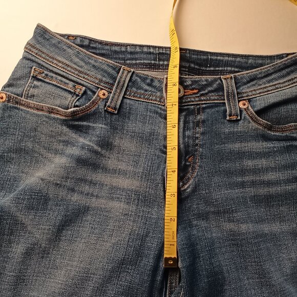 Levi's Jeans Size 6 Low Rise Boot Cut Medium Wash - Picture 7 of 9